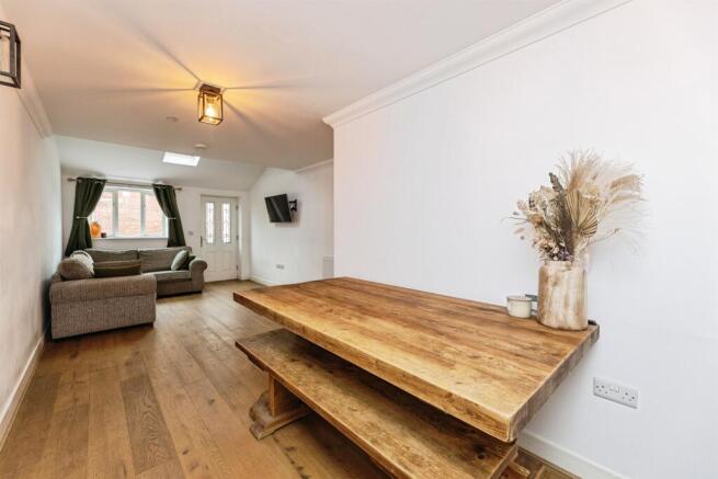 3 bed Terraced for sale Image 5