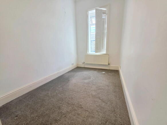 3 bed Terraced for sale Image 11