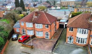 27, Plymouth Drive, Leicester LE5 5NN