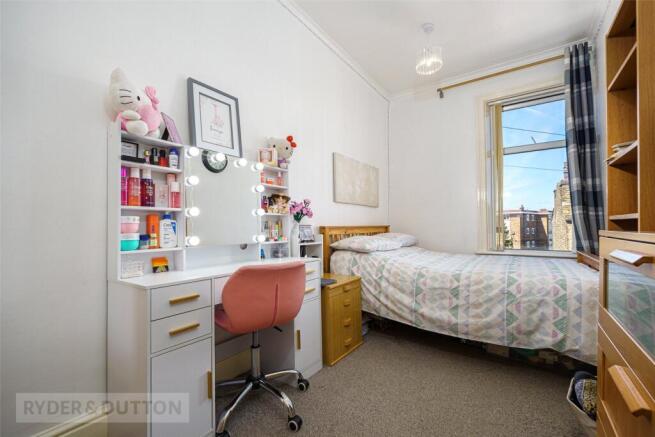 3 bed Terraced for sale Image 11