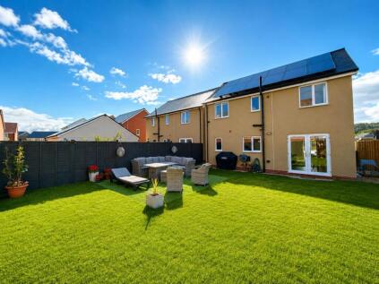 Lancaster Crescent, Haywood Village - Fully Off-Grid Modern Home