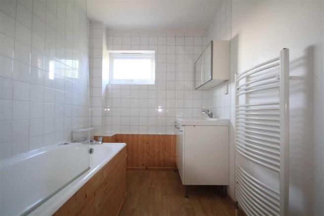 BATHROOM/WC