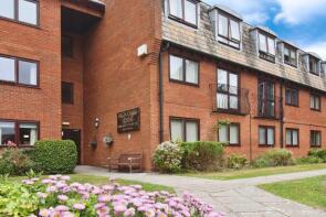 40, High Oaks House, High Oaks Close, Locks Heath, Southampton SO31 6SX