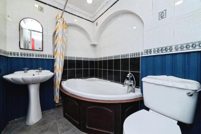 2 bed Semi-Detached for sale Image 11