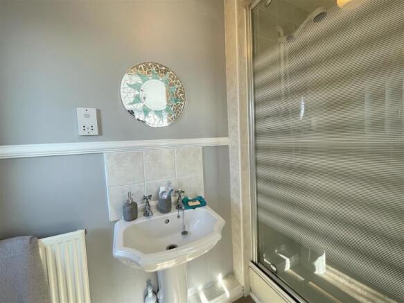 Ensuite Shower room