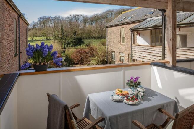 Balcony_Threshers, 5a Coleridge Barn, Chillington