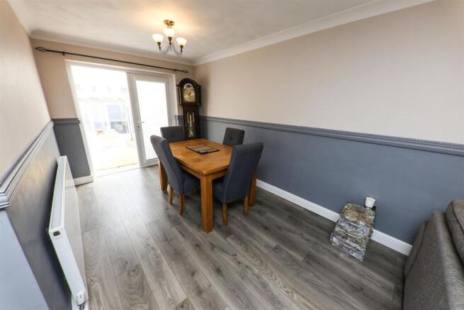 3 bed Semi-Detached for sale Image 6