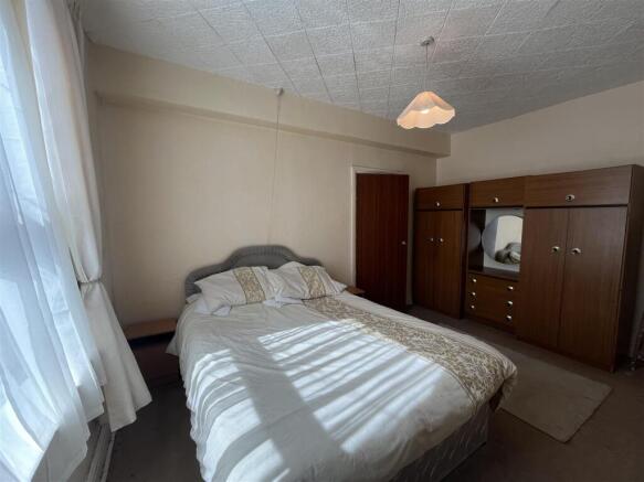 3 bed Terraced for sale Image 7