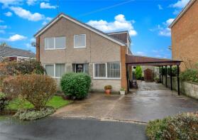 12, Lark Hill Avenue, Moorside, Cleckheaton BD19 6JR