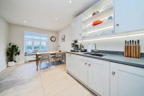 Consort Drive, Leatherhead, Surrey, KT22