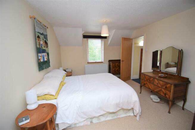 Bedroom 1 (2).jpg