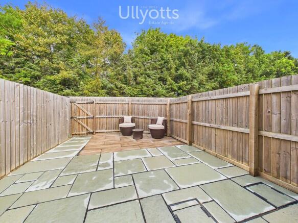 Patio-style garde...