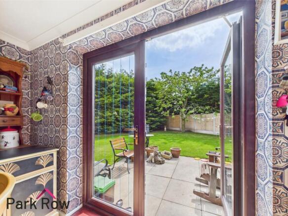 4 bed Detached for sale Image 6