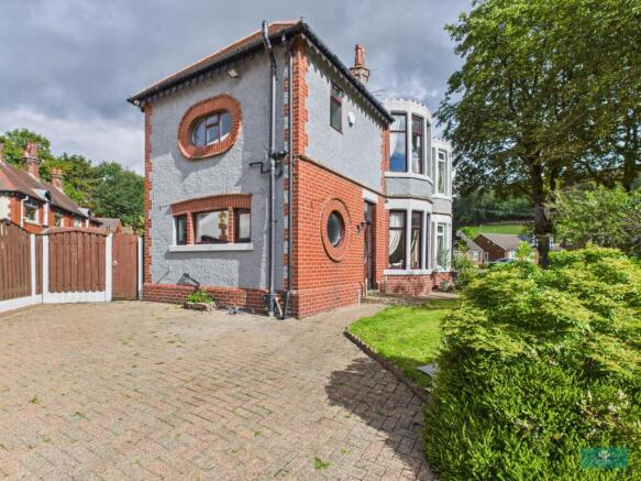 Park Parade, Shaw, Oldham, Greater Manchester, OL2 photo 2