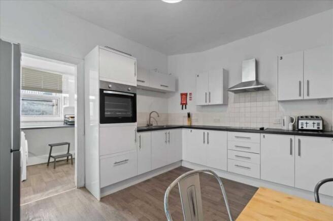 Kitchen 3.jpg