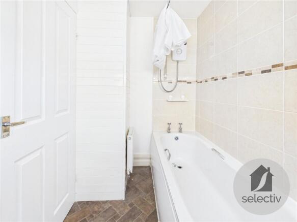 2 bed Semi-Detached Bungalow to rent Image 12