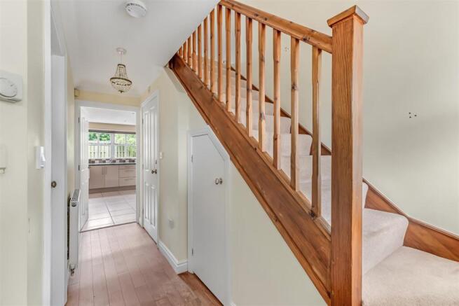4 bed House for sale Image 11