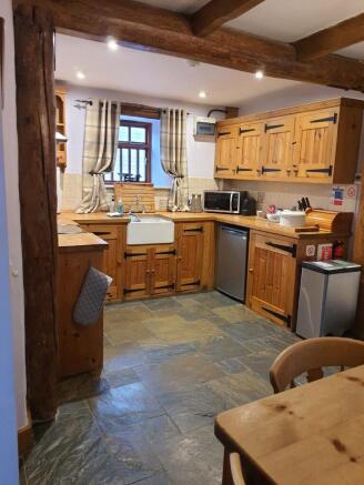 2 bed Semi-Detached to rent Image 5