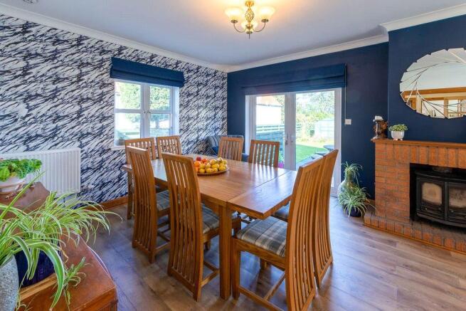 Lounge/Dining Room