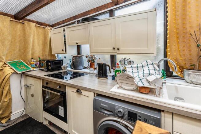 2 bed Terraced for sale Image 5