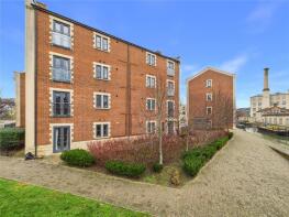 78, Greenaways, Ebley, Stroud GL5 4UQ