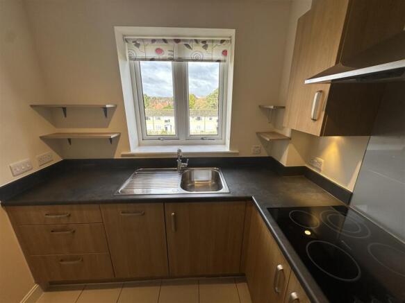 1 bed Apartment to rent Image 12