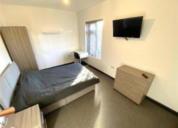 Bed 3.jpg
