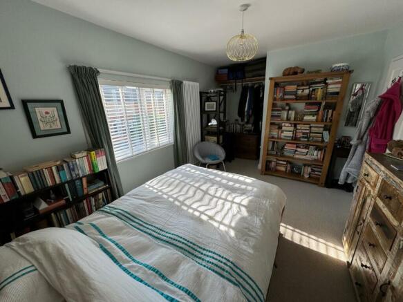 Bed1.jpg