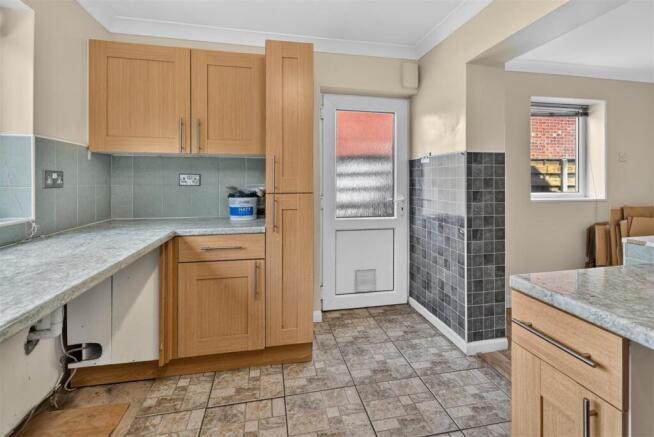 4 bed Semi-Detached for sale Image 7