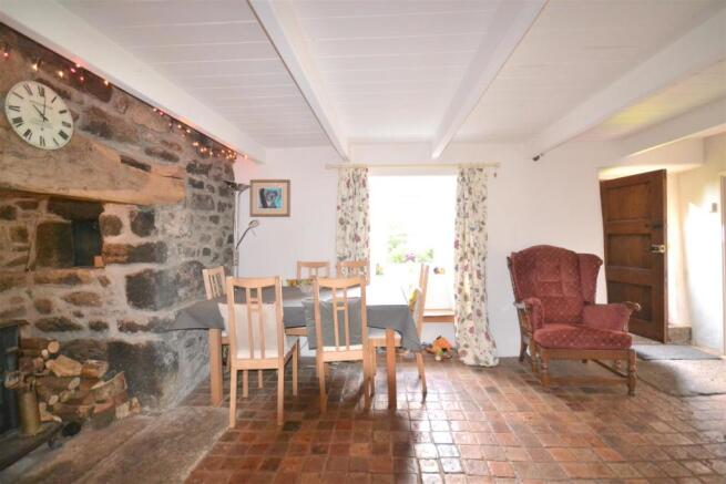 Dining Area.JPG