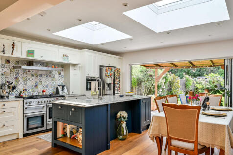 Ancaster Crescent, Motspur Park, New Malden, KT3