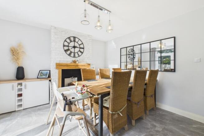 CAM03162G0-PR0357-STILL016