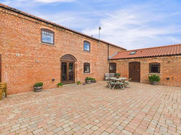Front courytyard