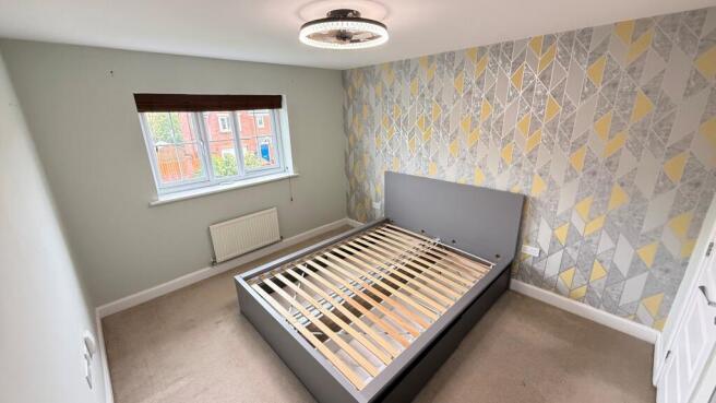 4 bed Detached to rent Image 5