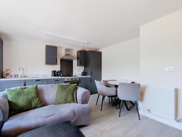 1 bed Flat for sale Image 4