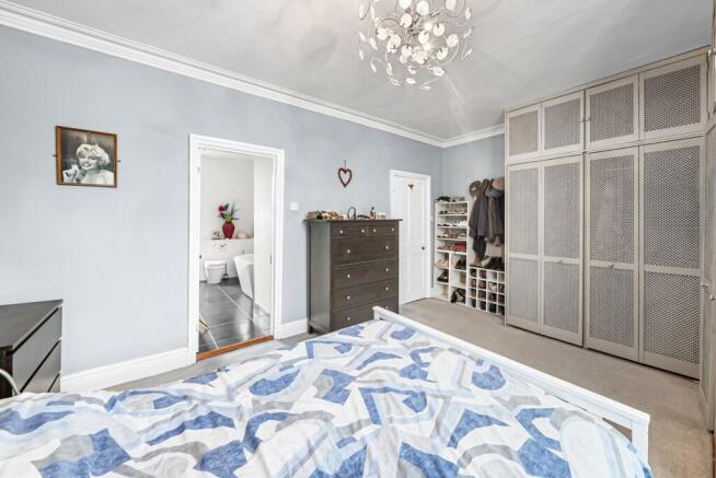 3 bed Terraced for sale Image 11