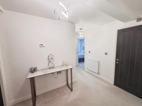 2 bed Flat for sale Image 10