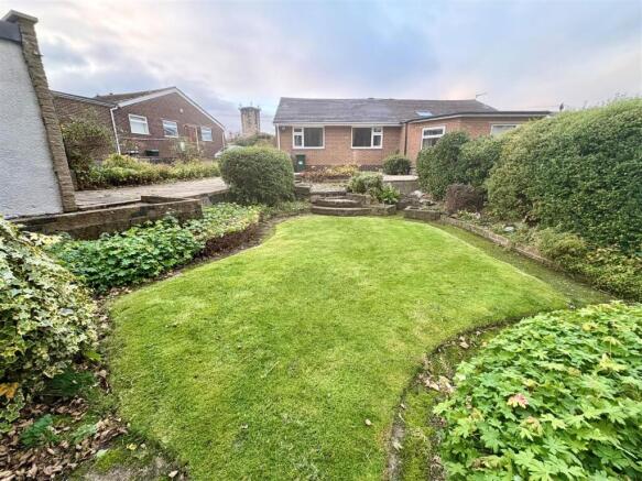 2 bed Semi-Detached Bungalow for sale Image 12