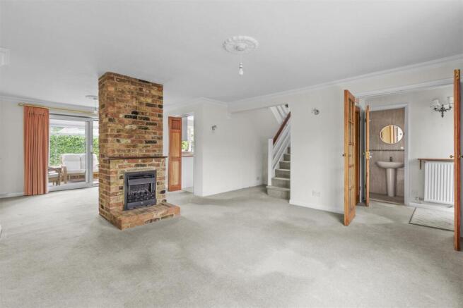 4 Grange Road, HP15 7QZ-7.jpg