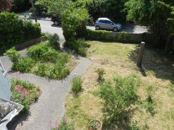 https://s3-eu-west-1.amazonaws.com/propertylab/allanmorris/property-images/standard/3587_Whitehaven - Elevated Front View.JPG