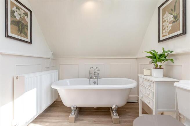 2 bed Semi-Detached for sale Image 6