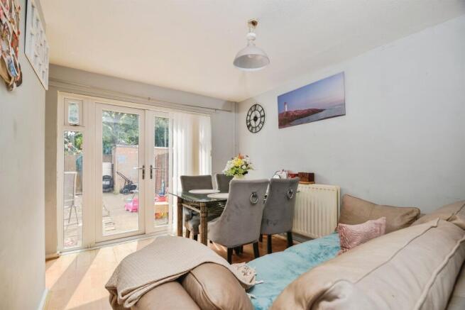 3 bed Terraced for sale Image 2