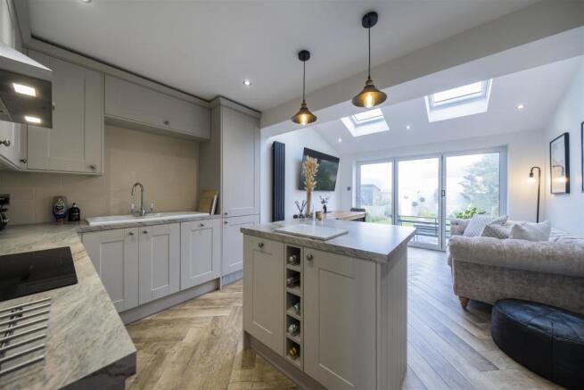 46 Foxhill Close-001.JPG