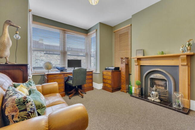 5 bed Detached for sale Image 5