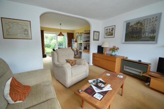 3  GREEN  FARM  END,  KINETON (S.ROOM 1).jpg