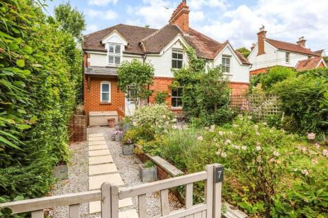 Underhill Lane, Lower Bourne, Farnham, Surrey, GU10