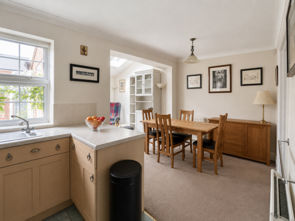 3 bed Semi-Detached for sale Image 4