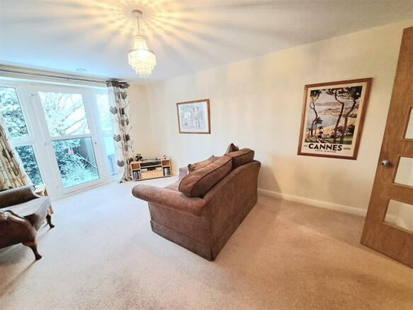 1 bed Apartment for sale Image 8