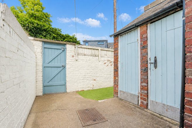 2 bed Terraced for sale Image 10