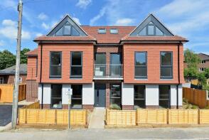 Flat E, Kathleen House, Lion Mead, Haslemere GU27 1LF